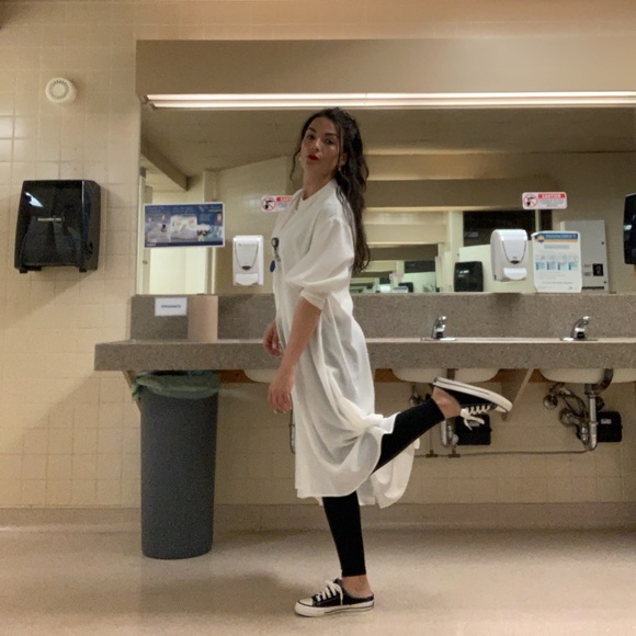 Meet your Posher, Liz - Picture 3 of 3